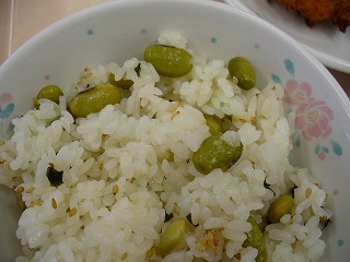 わかめと青大豆のご飯