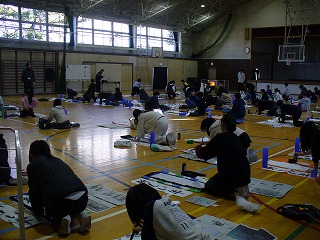体育館で練習します