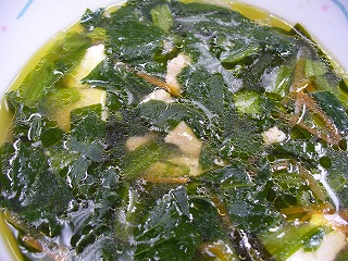 小松菜とわかめのスープ