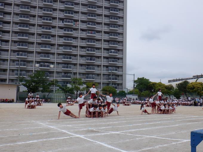5・6先生「組体操 絆」