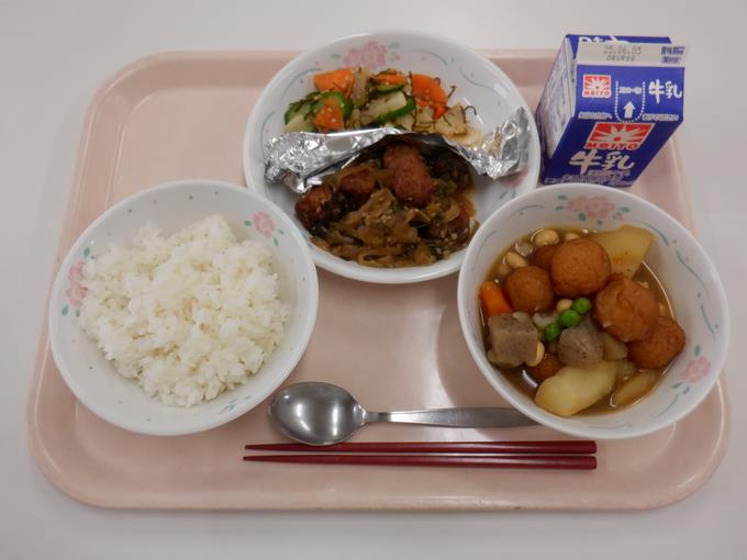 約20種類の食材を使った和食メニュー