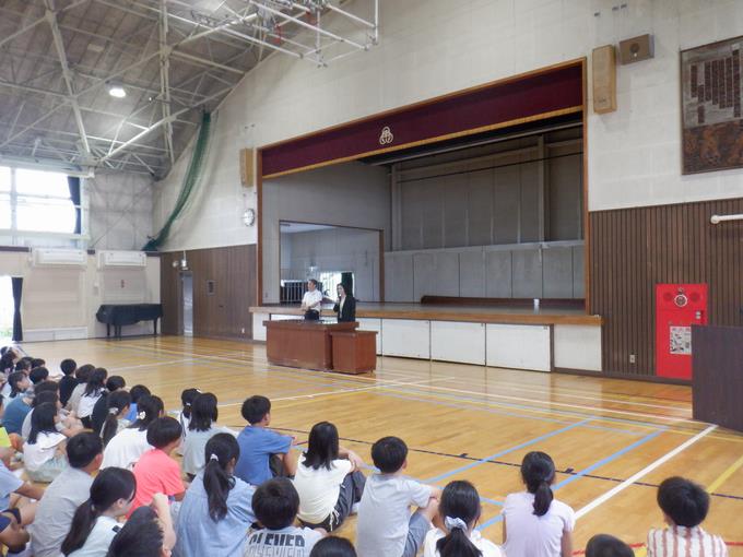 新しい先生の紹介