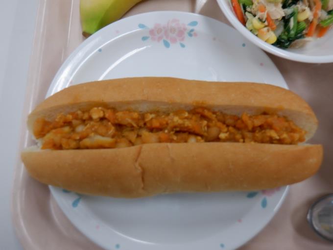 はさんで食べるんだね♪