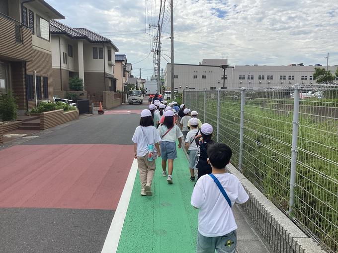 学校の南側