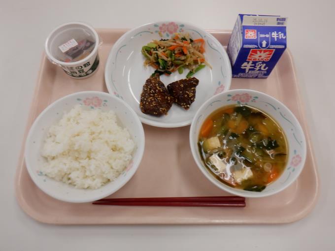ご飯は新米の「ふさこがね」