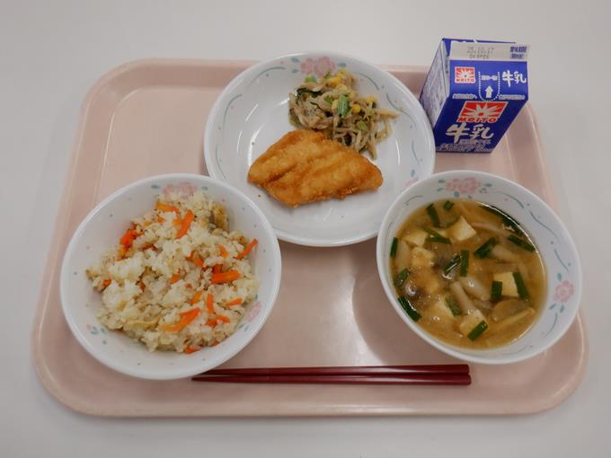「にんじんご飯」で目に栄養を!