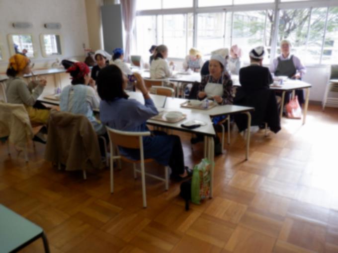 「学校給食試食会」を開催