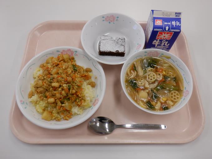 今日はお話給食♪