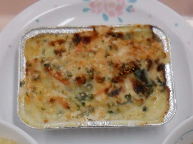 鮭とほうれん草のﾐﾙｸｸﾞﾗﾀﾝ