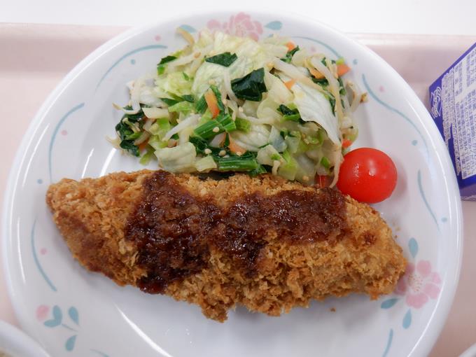 鮭ﾌﾗｲ＆こまｻﾗﾀﾞ･ﾐﾆﾄﾏﾄ