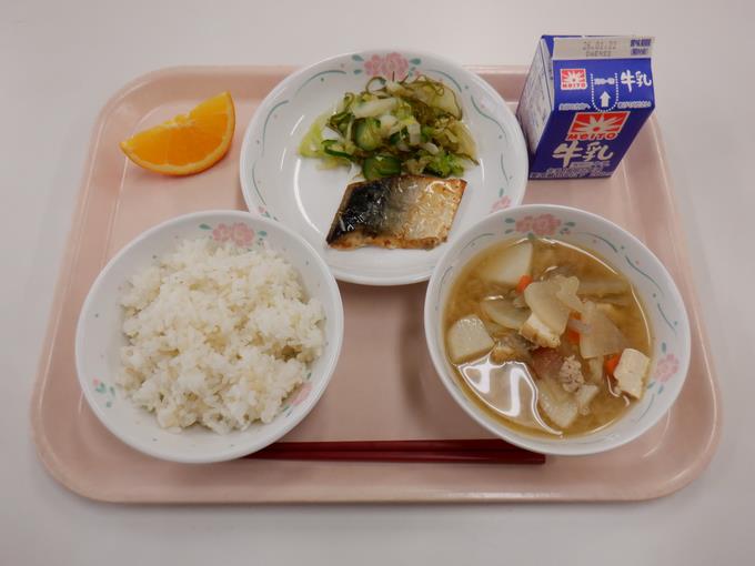ご飯はもち麦入りです