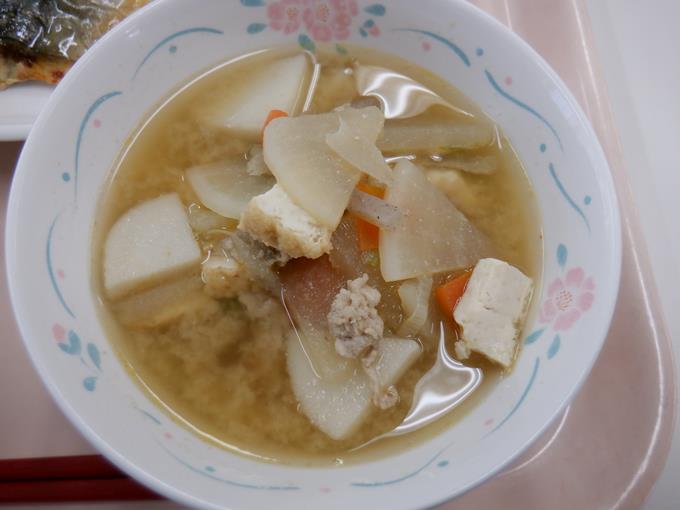 具がいっぱいのみそ汁