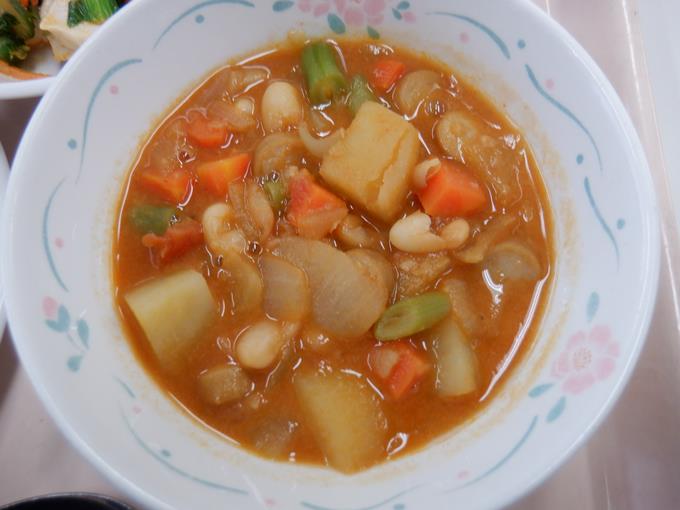 豆とｳｲﾝﾅｰのﾄﾏﾄ煮