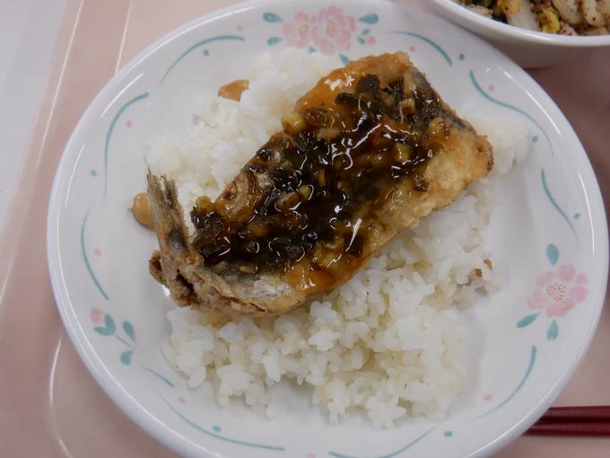 大豆ご飯と鰯の蒲焼き丼