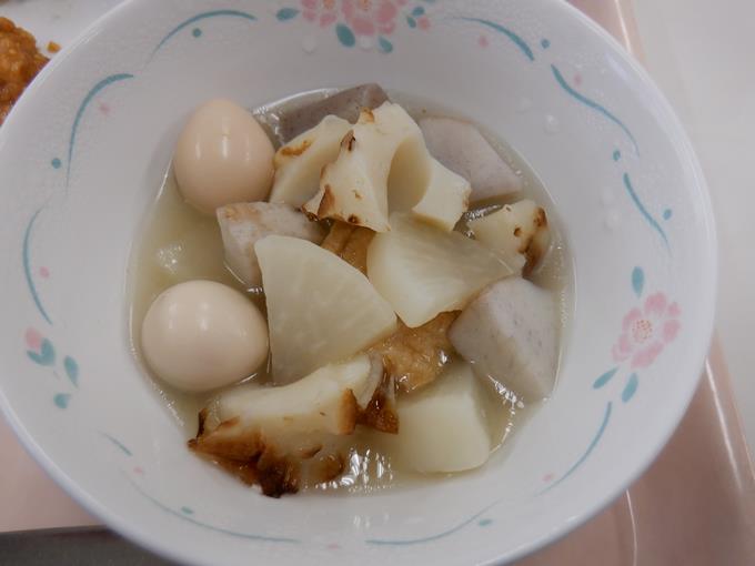 肉みそを入れます