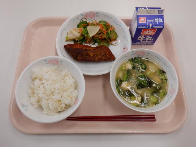 今日は「もち麦ご飯」♪