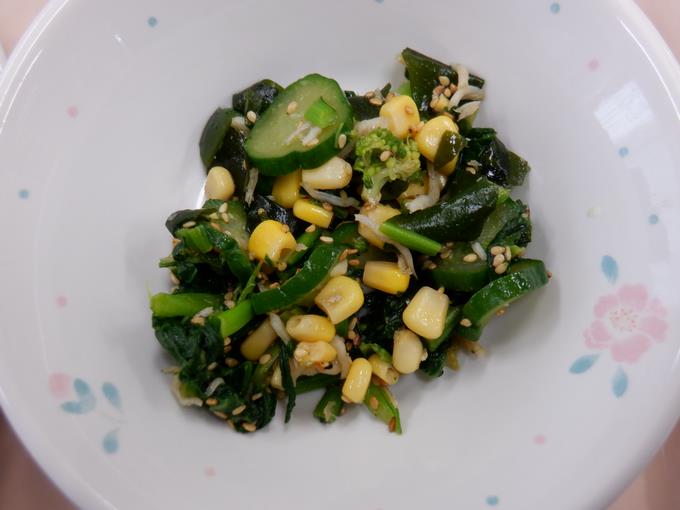 ｺｰﾝとじゃこのわかめｻﾗﾀﾞ