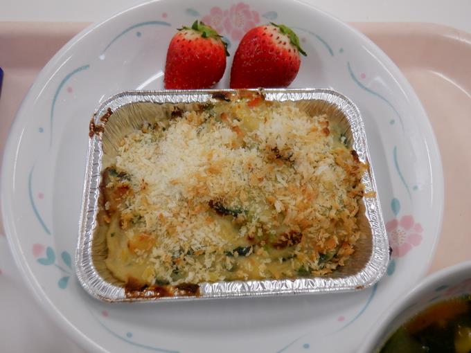 グラタンとイチゴ