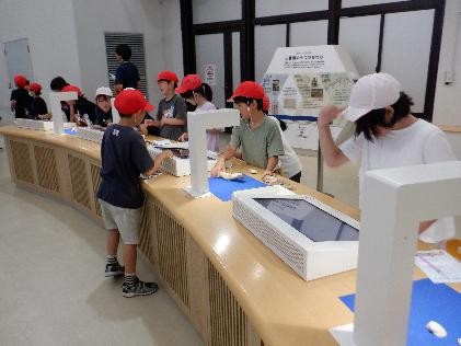学習館館内