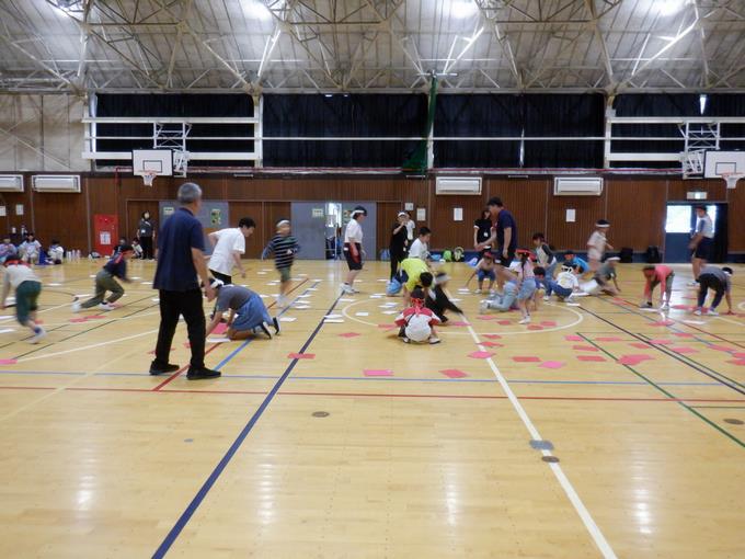 湊町小体育館でゲーム