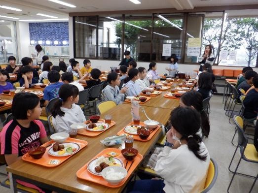朝食