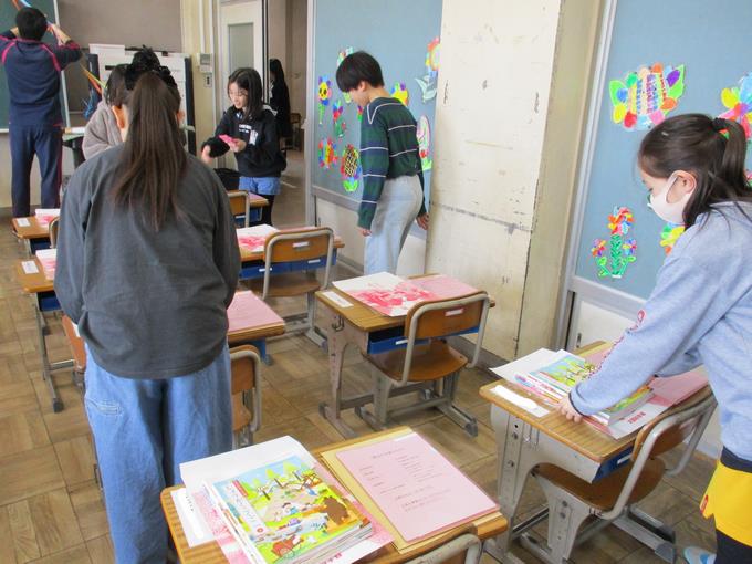 ていねいに作業しています