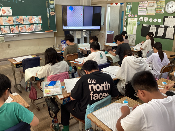真剣な後ろ姿