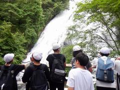 湯滝の勢いにびっくり