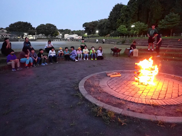 キャンプファイヤー