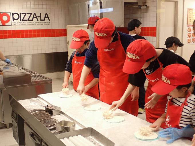 ピザショップに潜入！