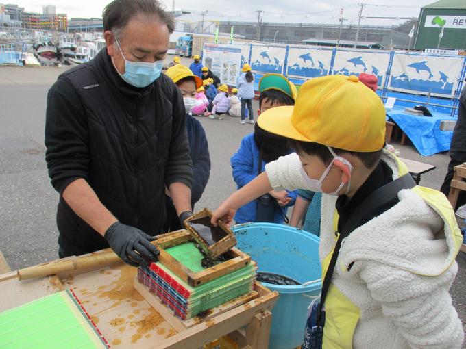 えいっと流し込みます