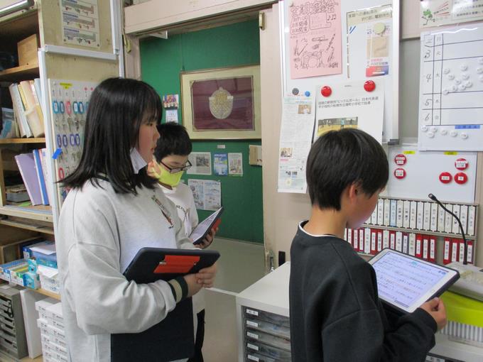 ３人で分担しました