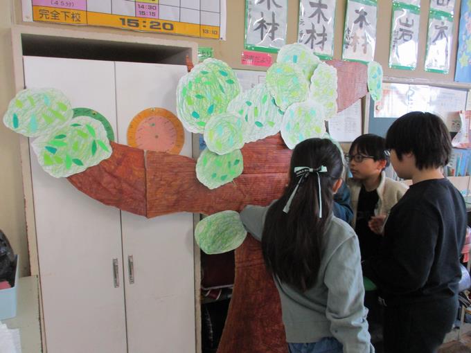 この木の下をバックにしよう