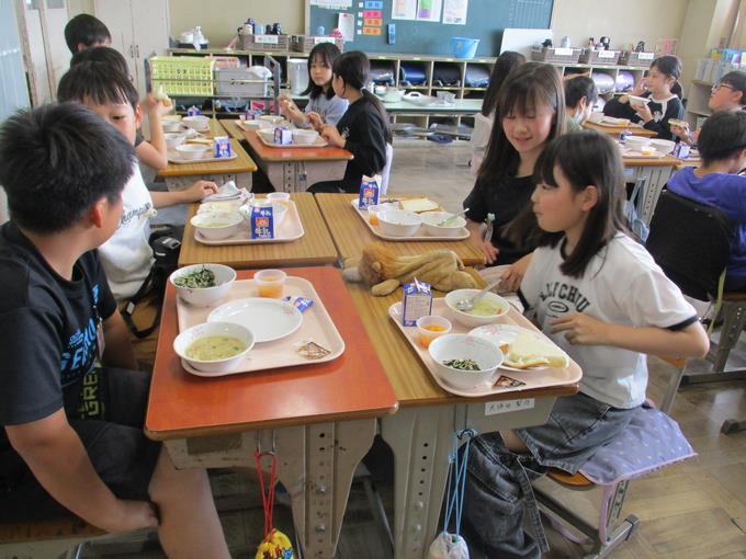 和やかにいただいています