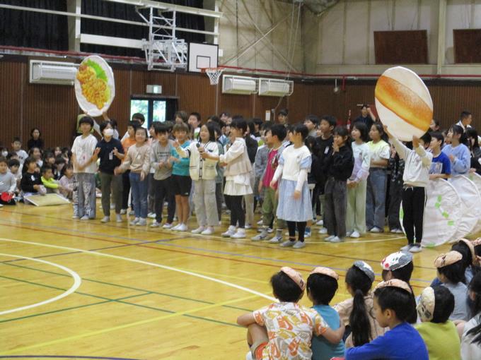 4年生どっち会議　先生の好きなもの