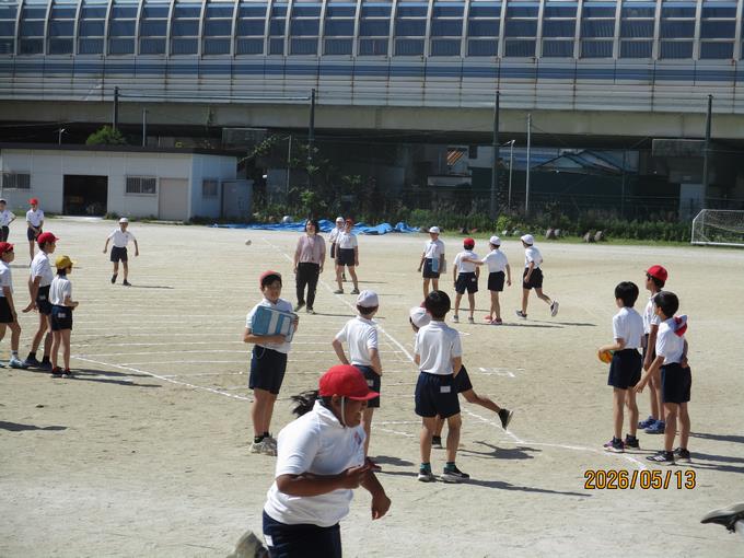 ソフトボール投げ