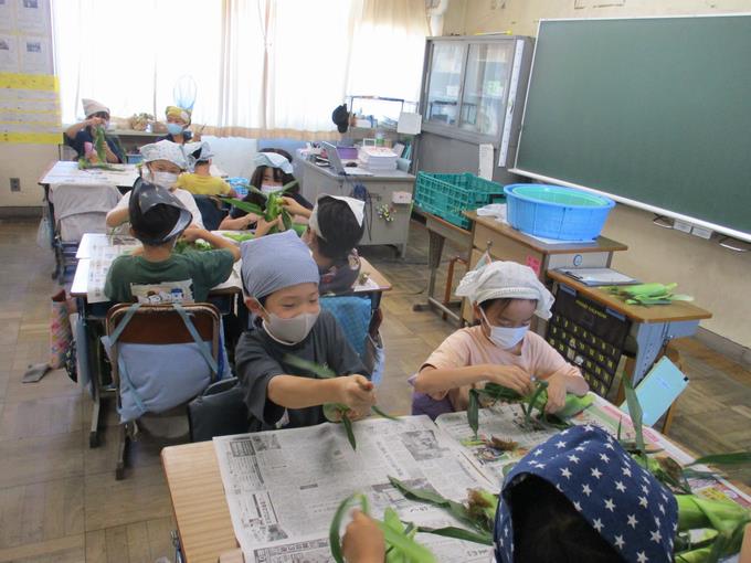 一生懸命むいています