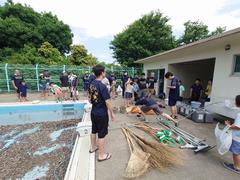 プール掃除前