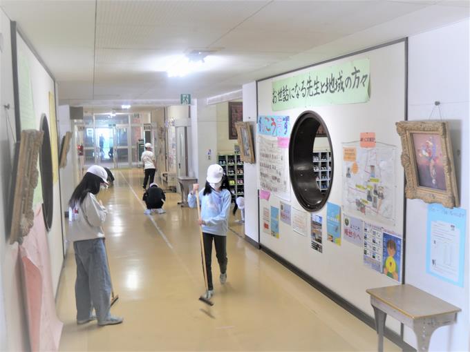黙働11