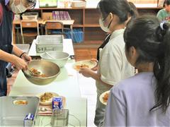 給食3