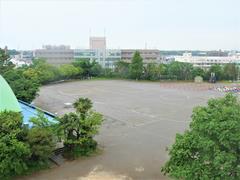 校庭
