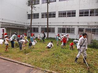 学年、クラスごとに 分担して行います。