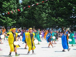 3,4年生の「なんくるないさ~ エイサー」
