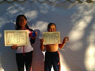 6年生の2人はフェアプレー賞と特別賞を受賞しました。