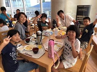 お昼のバイキング