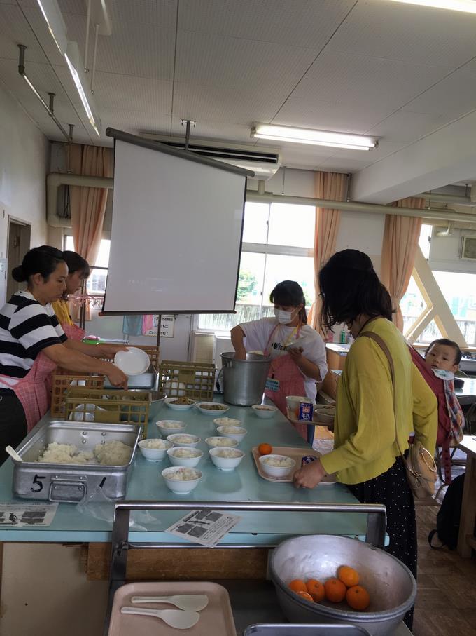 配膳の様子
