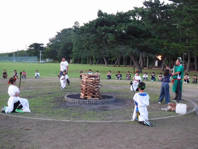 キャンプファイヤー