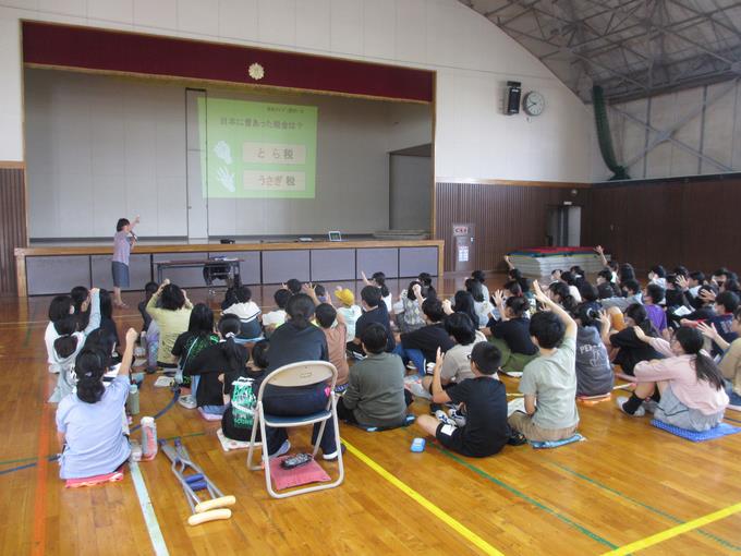 クイズに答えながら学びました