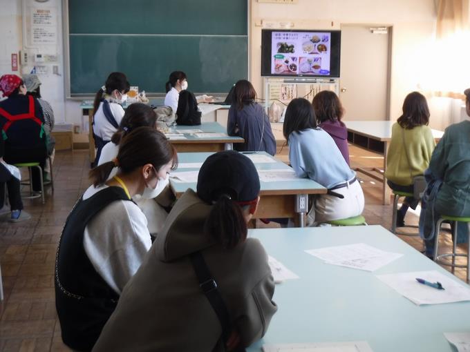 栄養教諭からの説明