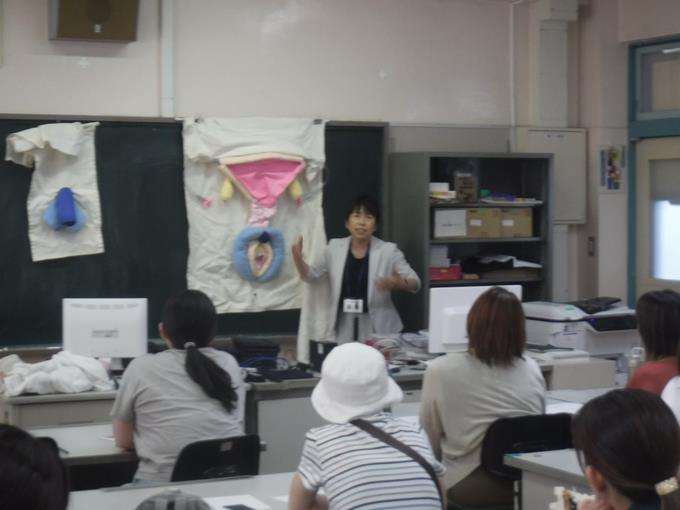 男性と女性の身体の仕組みも具体的に